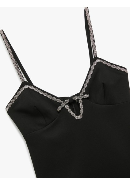 Kurdele Detaylı Kalp Yaka Ince Askılı Taşlı Mini Elbise indirimleri