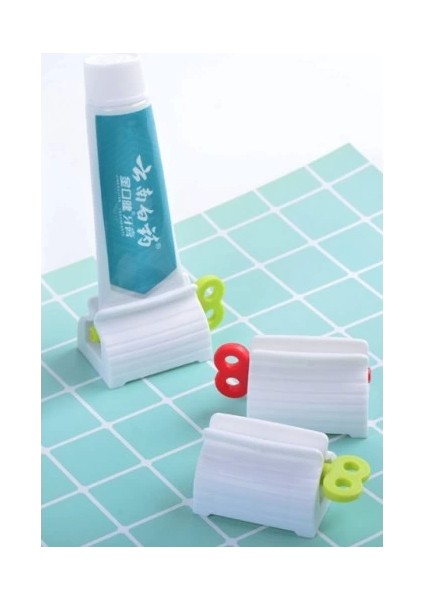 Çevirmeli Diş Macun Sıkacağı 1 Adet fırsatları