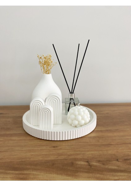 Dekoratif Tepsi Seti – 7 Parça | Beyaz Modern Obje, Vazo, Mum ve Koku Şişesi fiyatları