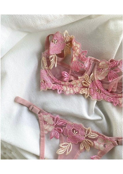 Pinky Çiçek Nakışlı Sütyen Takımı modelleri