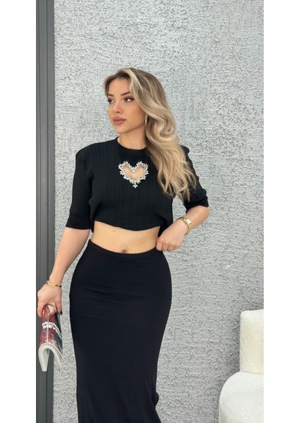 Glow Taş Işlemeli Kalp Detaylı Yarım Kollu Triko Tişört modelleri