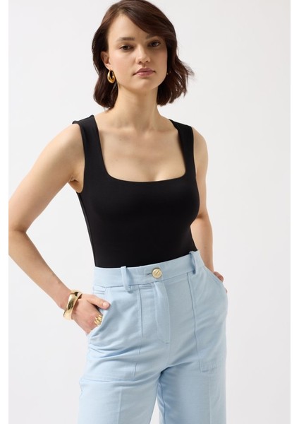 Kare Yaka Kalın Askılı Bodysuit