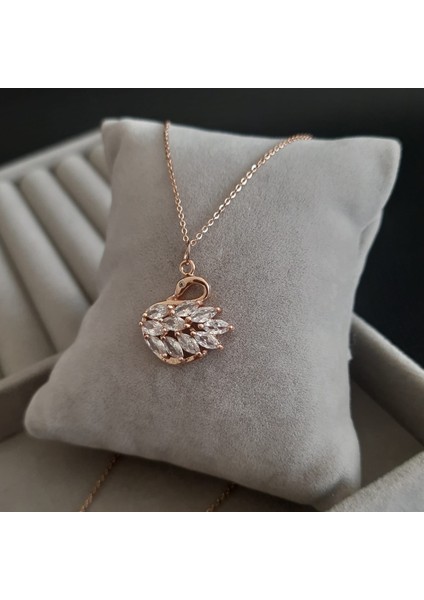 Çelik Bakır Renk Taşlı Kuğu Detay Kadın Kolye fırsatları