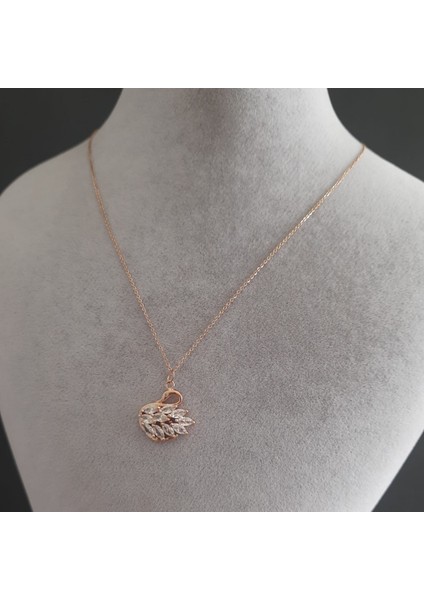 Çelik Bakır Renk Taşlı Kuğu Detay Kadın Kolye indirimleri