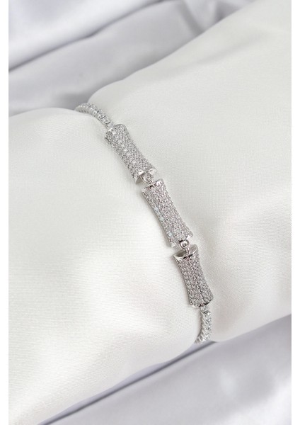 Pirinç Gümüş Renk Zirkon Taşlı Kemik Model Kadın Bileklik