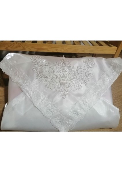 Elite Güpür Işlemeli Saten Çeyizlik Lüks Bohça Söz Nişan Düğün Bohçası Masa Sehpa Makine Örtüsü 90*90CM 1 Adet