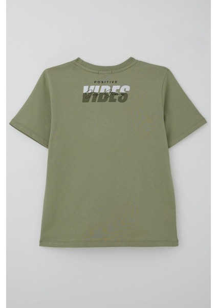 Erkek Çocuk Tişört Motivasyon Temalı & Sırt Kısmı Yazı Baskı Detaylı 9-16 Yaş, Haki Yeşil fiyatları