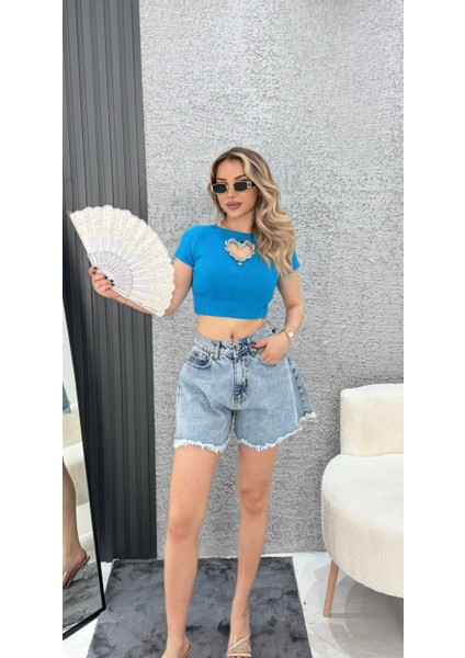 Glow Taş Işlemeli Kalp Detaylı Yarım Kollu Crop Triko Tişört