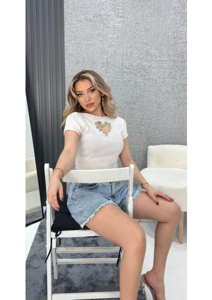 Glow Taş Işlemeli Kalp Detaylı Yarım Kollu Crop Triko Tişört modelleri