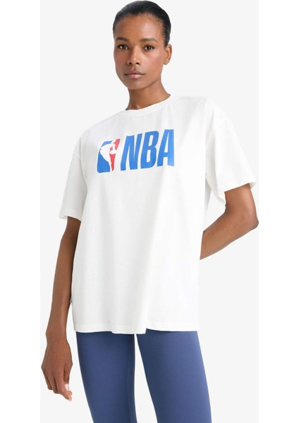 Defactofit Nba Wordmark Oversize Geniş Kalıp Bisiklet Yaka Baskılı Kısa Kollu TIŞÖRT T5506AZ25SM