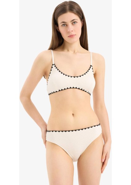 Regular Fit Bürümcük Bikini Üstü-Fall in Love E0306AX25SM fiyatları