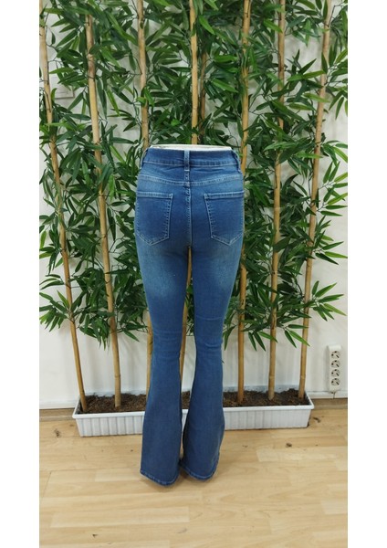 Kadın Yüksek Bel Önden Düğmeli Cep Detay Ispanyol Paça Denim Pantolon