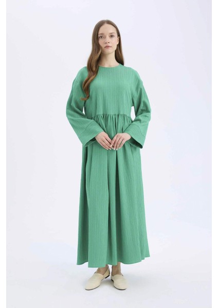 Regular Fit Bisiklet Yaka Gofre Dokulu Uzun Kollu Maxi Elbise E6597AX25SP indirimleri