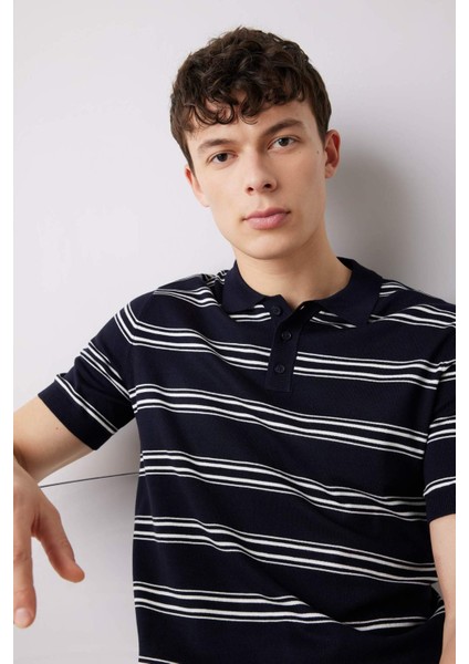 Regular Fit Polo Yaka Çizgili Kısa Kollu Yumuşak Tuşeli Triko Tişört E2665AX25SP fırsatları