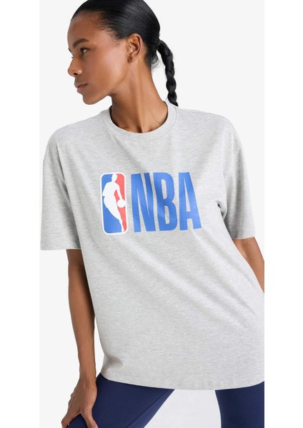 fit Nba Wordmark Boxy Fit Bisiklet Yaka Baskılı Kısa Kollu TIŞÖRT Z3128AZ25SM indirimleri