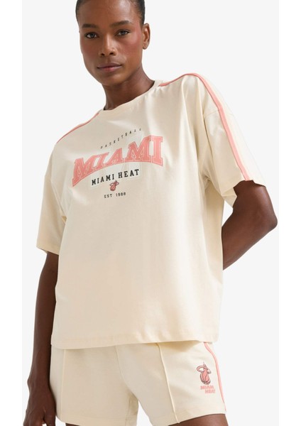 fit Nba Miami Heat Oversize Fit Bisiklet Yaka Kısa Kollu TIŞÖRT E3825AX25SM modelleri