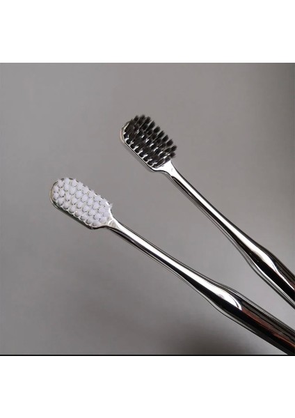 Silver Gümüş Renk Siyah Kıl Başlıklı Yumuşak Diş Fırçası indirimleri