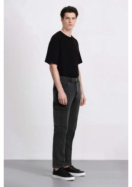 %100 Pamuk Relax Fit Rahat Kesim Düz Paça Kargo Cepli Jean Pantolon F2372AX25SP fırsatları