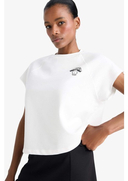 NBA New York Knicks Bisiklet Yaka Sporcu Kısa Kollu Tişört E2363AX25SM indirimleri