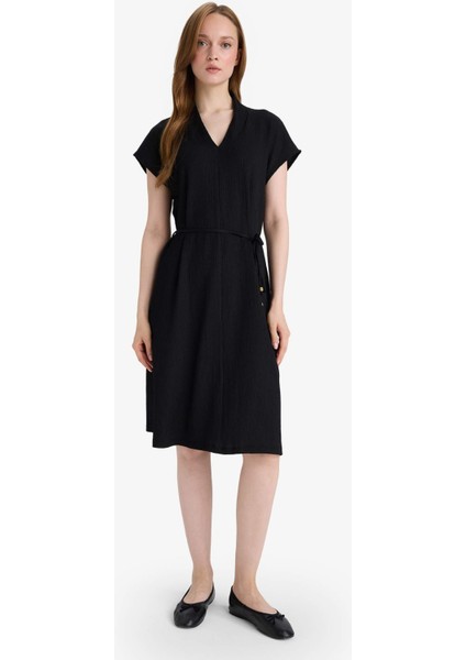 Regular Fit V Yaka Kolsuz Siyah Midi Elbise F4673AX25HS modelleri