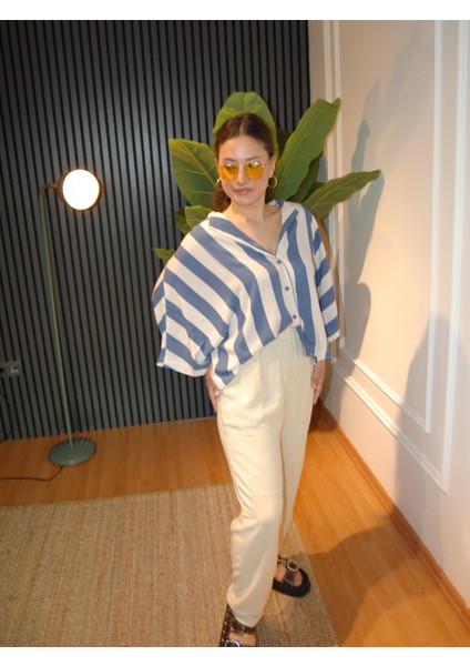 Mavi Çizgili Gömlek