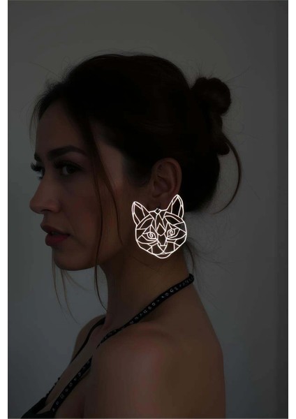 Beyaz Reflektörlü Soyut Kedi Yüzü Küpe, Şık Lazer Kesim Küpe