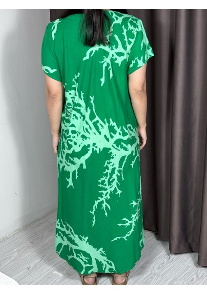 Mercan Desenli Geniş Kesim Viskon Elbise – 36-50 Beden Arası Standart Rahat Kalıp