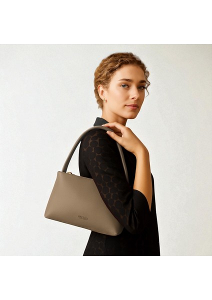 Kadın Basic Tek Saplı Fermuarlı Baget El ve Omuz Çantası 27X15X7 cm