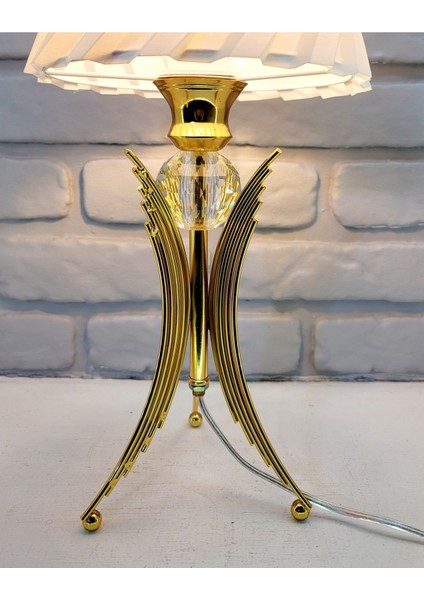 Modern Dekoratif Gold Metal Angel Model Açık Krem El Yapımı Pileli Kumaş Şapkalı Abajur indirimleri
