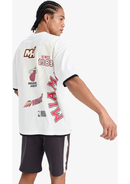 Defactofit Nba Miami Heat Oversize Geniş Kalıp Bisiklet Yaka Kısa Kollu TIŞÖRT D9866AX25SP