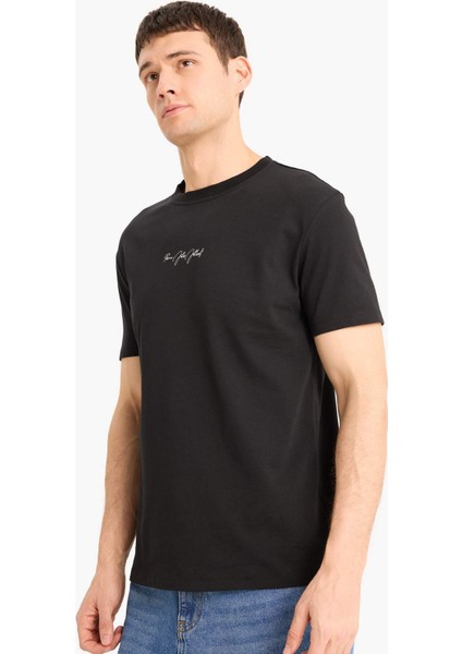 %100 Pamuk Diego Velazquez Regular Fit Bisiklet Yaka Sırt Baskılı Kısa Kollu Tişört D7062AX25SP fırsatları