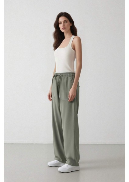 Straight Fit Çift Cepli Yüksek Bel Düz Paça Modal Kumaş Pantolon E5962AX25SP