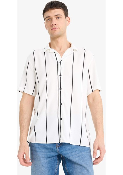 Regular Fit Apaş Yaka Çizgili Yazlık Kısa Kollu Gömlek E2559AX25SM fırsatları