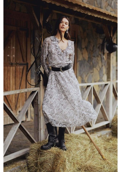 Fırfırlı Yaka Etnik Desenli Şifon Uzun Kollu Midi Elbise E7169AX25SP fiyatları