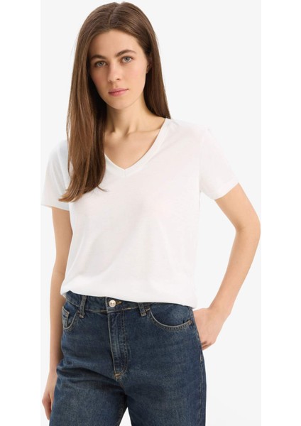 Afra x Defacto Regular Fit V Yaka Basic Düz Kısa Kollu Tişört W9204AZ25SP