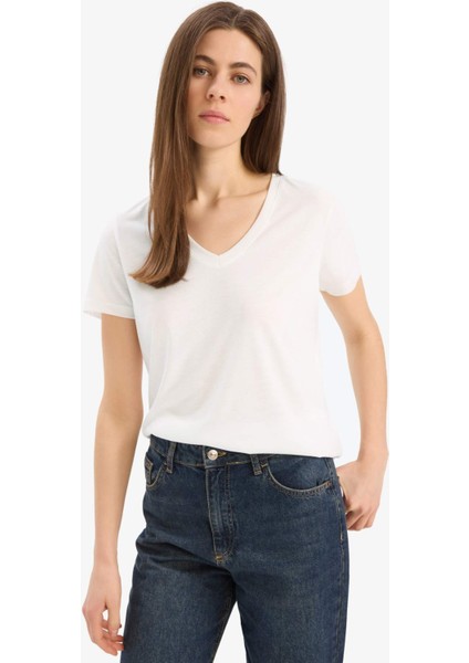Afra x Defacto Regular Fit V Yaka Basic Düz Kısa Kollu Tişört W9204AZ25SP