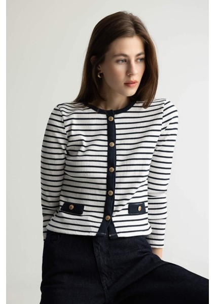 Slim Fit Dar Kesim Bisiklet Yaka Çizgili Uzun Kollu Hırka E4964AX25SP modelleri