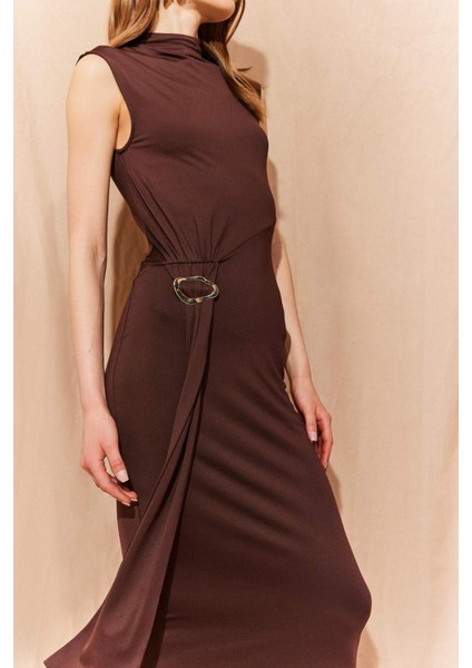Bodycon Vücudu Saran Balikçı Yaka Basic Düz Tokalı Kolsuz Midi Abiye Elbise E8947AX25SP