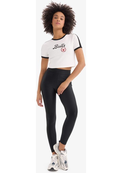 fit Nba Chicago Bulls Slim Fit Bisiklet Yaka Sporcu Fitilli Kaşkorse Kısa Kollu TIŞÖRT E2362AX25SM fırsatları