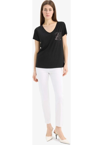 Regular Fit V Yaka Payetli Kısa Kollu Tişört U3769AZ25SP modelleri