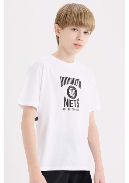 Erkek Çocuk NBA Brooklyn Nets Bisiklet Yaka Sırt Baskılı Kısa Kollu Tişört D9550A825SM fırsatları