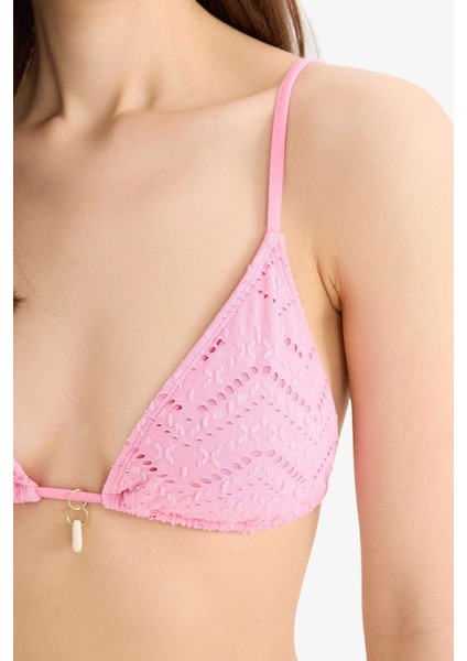 Regular Fit Nakışlı Brode Üçgen Bikini Üstü-Fall in Love B6894AX25SM indirimleri