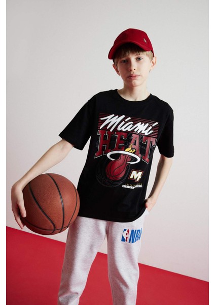 Erkek Çocuk NBA Miami Heat Bisiklet Yaka Kısa Kollu Tişört D9546A825SM fiyatları