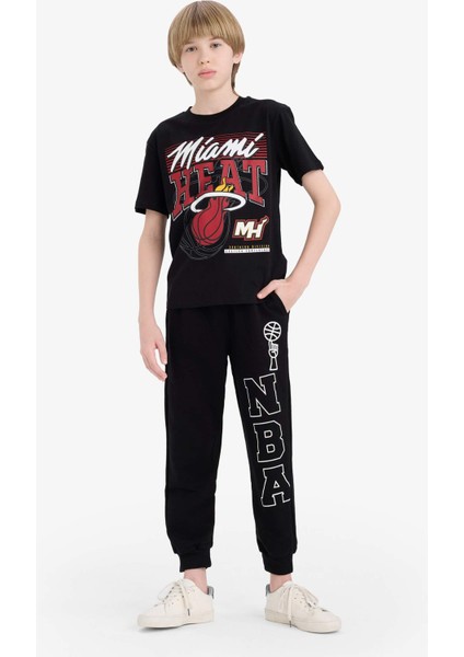 Erkek Çocuk NBA Miami Heat Bisiklet Yaka Kısa Kollu Tişört D9546A825SM fırsatları