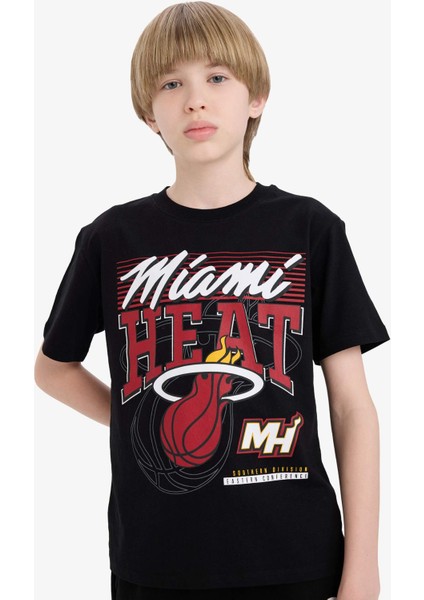 Erkek Çocuk NBA Miami Heat Bisiklet Yaka Kısa Kollu Tişört D9546A825SM indirimleri