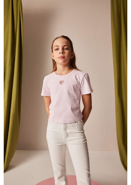 Kız Çocuk Slim Fit Dar Kesim Bisiklet Yaka Kalp Desenli Ribana Kısa Kollu Tişört E0823A825SM modelleri