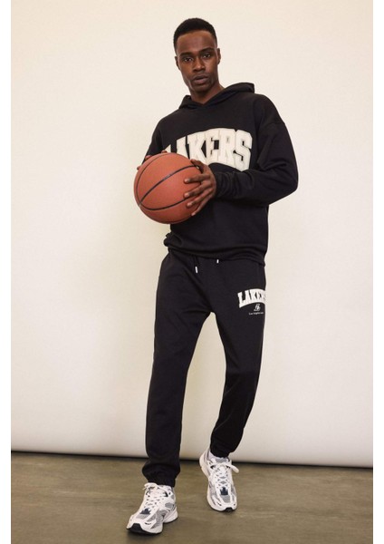 Fit NBA Los Angeles Lakers Jogger Eşofman Altı Standart Fit Cepli Esnek Bantlı Paça Skuba Dalgıç Kumaş D6723AX25SP fırsatları