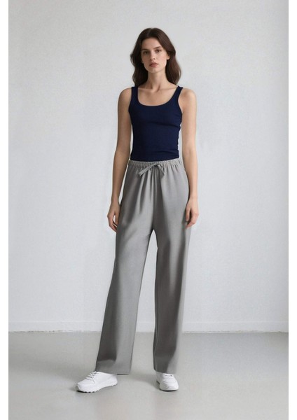 Afra x Defacto Coool Wide Leg Kumaş Pantolon Geniş Bol Paça Beli Lastikli Bağcıklı Cepli C1428AX25SP fiyatları