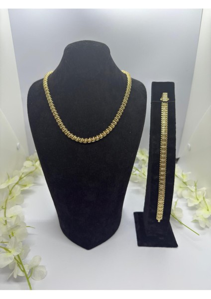 22 Ayar Altın Kaplama Zikzak Taşlı Set: Kolye ve Bileklik LVD529