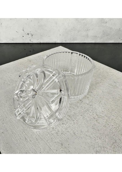 Fiyonk Model Kapaklı Cam Kutu Şekerlik Yuvarlak fırsatları